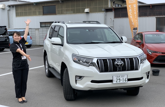 ランドクルーザープラドかっこいい