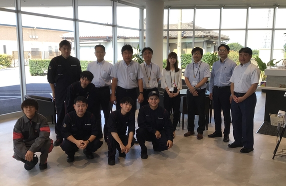 ☆恒例の店舗スタッフ全員集合写真☆