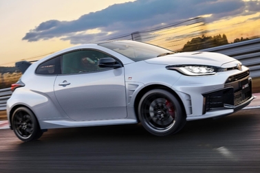 RZ“High performance” + Aero performance package［GR-DAT（8AT・4WD）］