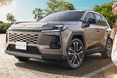 【モデル入り素材】Z（ハイブリッド）