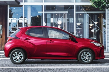 【モデル入り素材】G（ハイブリッド・2WD）