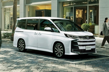 【モデル入り素材】S-Z（2WD・7人乗り）